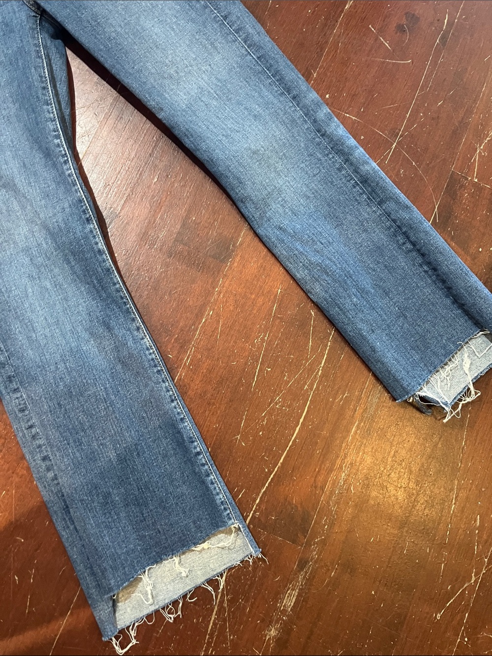 ๐ป3/$15๐ป LOFT Distressed Hem Cropped Straight Jeans - Blue - Picture 5 of 8